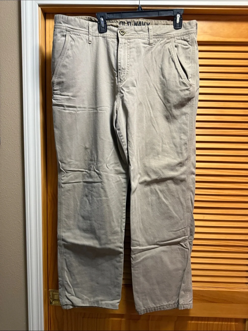 Old Navy Men's Tan Khaki Chinos with Red Plaid Waist Lining 38x32